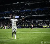 关于维尼修斯错失单刀球，哈兰德门将神勇扑救成最大功臣！的信息